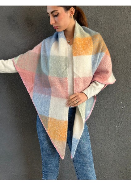 Yumuşak Ekose Üçgen Tığ Oyalı Kadın Şal 200X85 cm