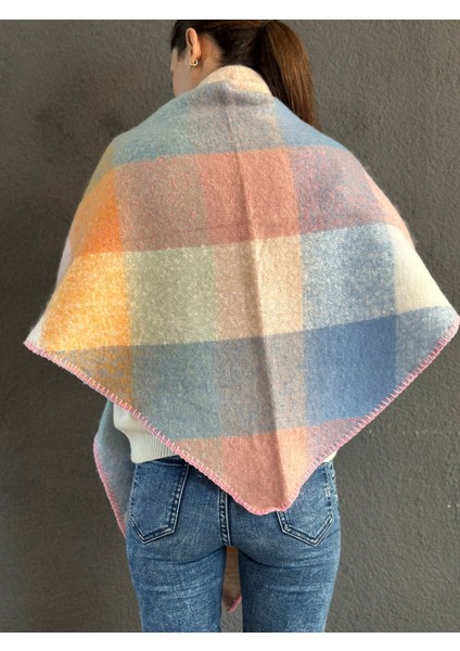 Yumuşak Ekose Üçgen Tığ Oyalı Kadın Şal 200X85 cm fırsatları