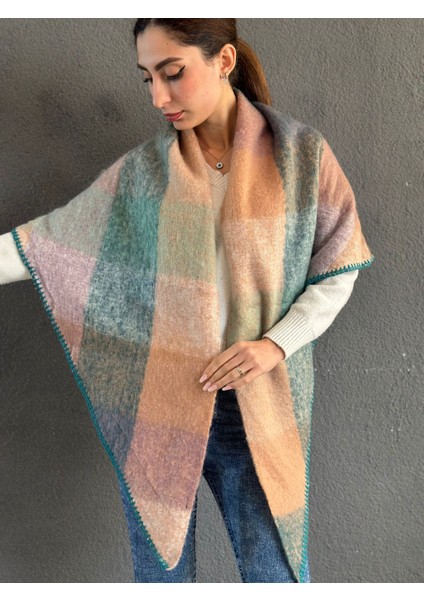 Yumuşak Ekose Üçgen Tığ Oyalı Kadın Şal 200X85 cm