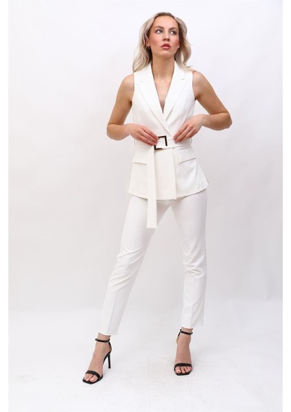 Kemerli Klasik Yelek & Boru Paça Pantolon Takım-Beyaz