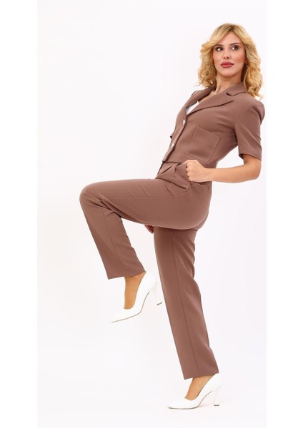 Erkek Yaka Kısa Ceket & Kemerli Köprülü Dar Paça Pantolon-Kahve