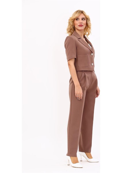 Erkek Yaka Kısa Ceket & Kemerli Köprülü Dar Paça Pantolon-Kahve fiyatları