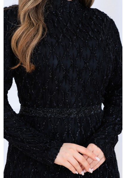 Lina Tesettür Abiye Elbise Dantel Kumaş Eteği Kuyruk ve Beli Taş Detaylı