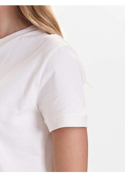 Unique Kadın Beyaz Aktif Regular Fit T-Shirt V5BI16K8FQ4-G1H6 fırsatları