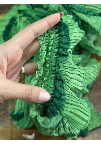 Lastikli Fırfırlı Yeşil Şerit Dikiş Aksesuarı En 9 cm 1 Metre fiyatları