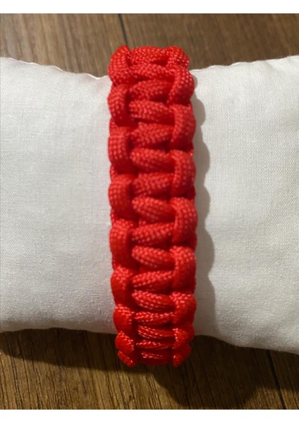 Kırmızı Paracord Bileklik modelleri