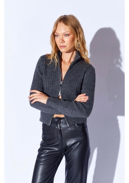 Yumuşak Soft Dokulu Fermuarlı Kadın Triko Hırka Antrasit fiyatları