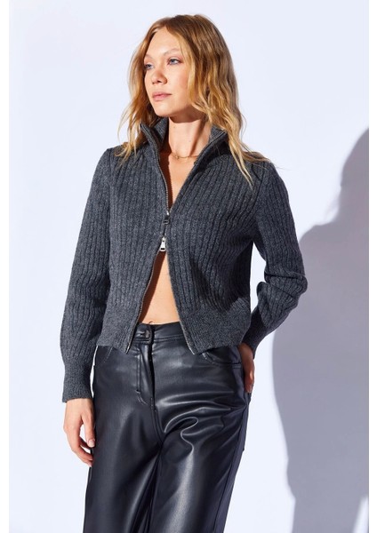 Yumuşak Soft Dokulu Fermuarlı Kadın Triko Hırka Antrasit fırsatları