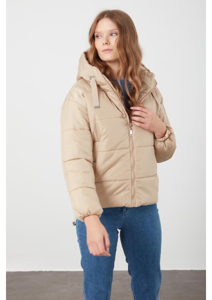 Kadın Bej Kapüşonlu Anorak Yanları Stoplu Mont fiyatları