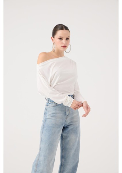 Asimetrik Yaka Talia Bluz Beyaz fiyatları