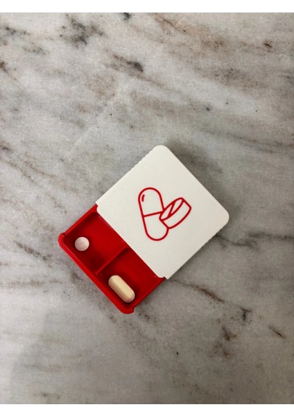 🧳 Çanta Boy Hap Kutusu – 4 Bölmeli Hap Kutusu