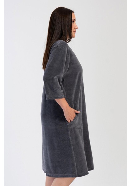 Kadın Büyük Beden Kadife Kumaş Kapri Kollu Fermuarlı Füme Renk Ev Elbisesi C0T1N1304 fiyatları