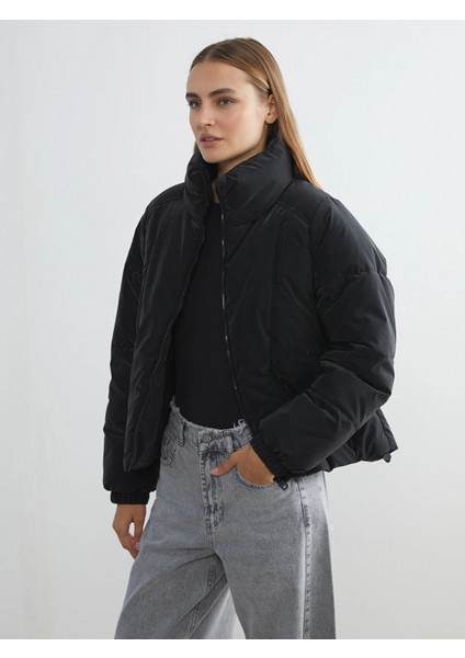 Lcw Vision Siyah Dik Yaka Oversize Deri Görünümlü Kadın Şişme Mont fiyatları