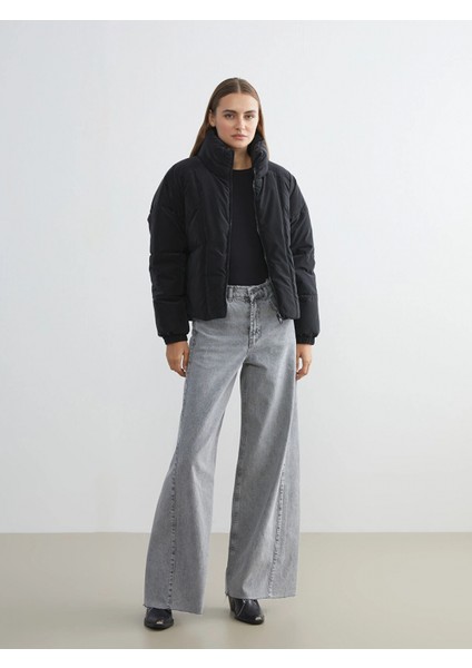 Lcw Vision Siyah Dik Yaka Oversize Deri Görünümlü Kadın Şişme Mont modelleri