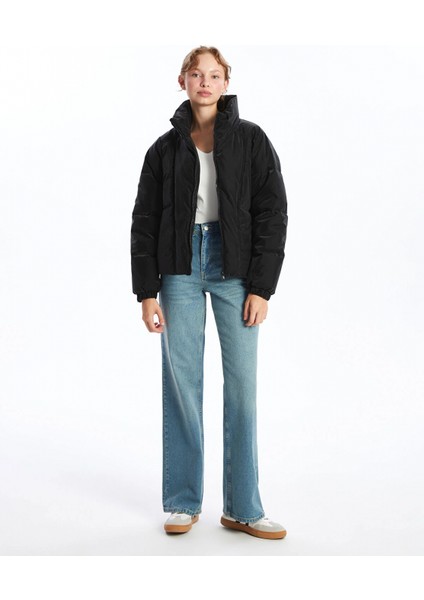 Lcw Vision Siyah Dik Yaka Oversize Deri Görünümlü Kadın Şişme Mont fırsatları