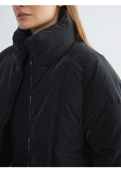 Lcw Vision Siyah Dik Yaka Oversize Deri Görünümlü Kadın Şişme Mont indirimleri