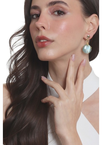 Kadın Çivili Model Altın Renk Tel Sarma Tasarım Kedigözü Küpe modelleri