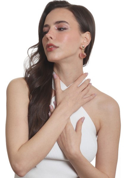 Kadın Çivili Model Altın Renk Tel Sarma Tasarım Kedigözü Küpe indirimleri