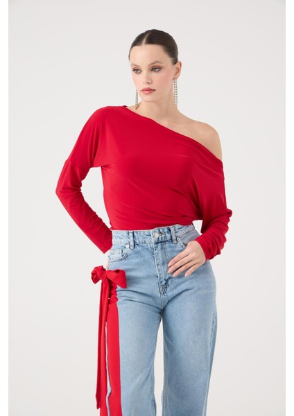 Asimetrik Yaka Talia Bluz Kırmızı
