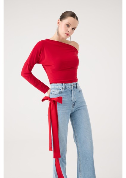 Asimetrik Yaka Talia Bluz Kırmızı fiyatları