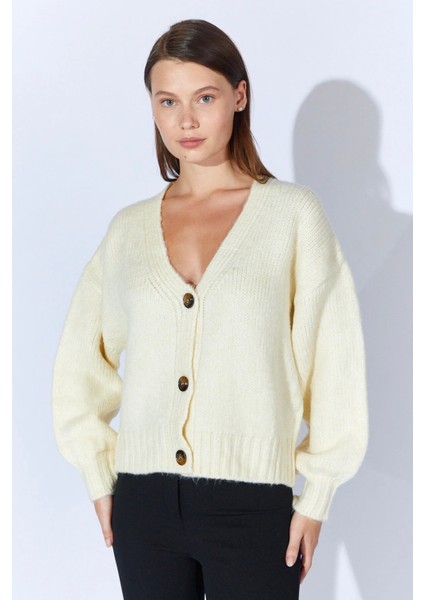 V Yaka Triko Basic Kadın Hırka (Krem)