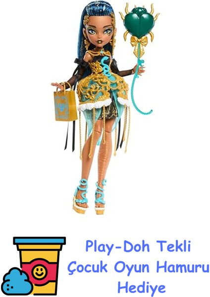 Altın Rengi Parti Elbisesi Giyen Cleo De Nile Bebek ve Davetiye, Balon, Hediye ve Ruj Gibi Temaya Uygun Aksesuarlar, JBG76 + Play-Doh Oyun Hamuru