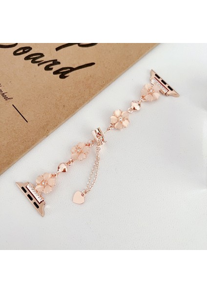 Apple Watch Seri 2 3 4 5 6 7 8 10 Se Ultra Uyumlu 42 44 45 46 49MM Uyumlu Taşlı Çiçek ve Kalp Detaylı Çelik Kordon fiyatları