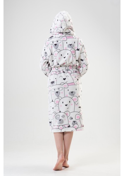 Kadın Kapüşonlu Welsoft Beyaz Renk Kuşaklı Cepli Desenli Sabahlık C8T9N0202 fırsatları