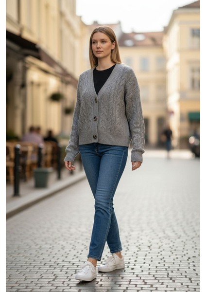 Düğmeli Kadın Triko Hırka modelleri