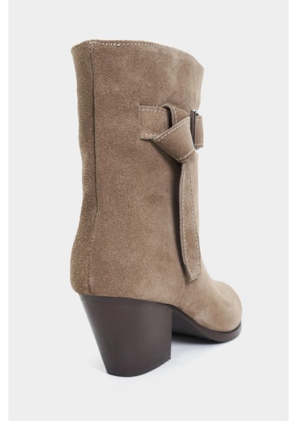 Bloom Rome Bej Süet Hakiki Deri Sivri Burun Kalın Topuklu Kemer Detay Kadın Bot indirimleri