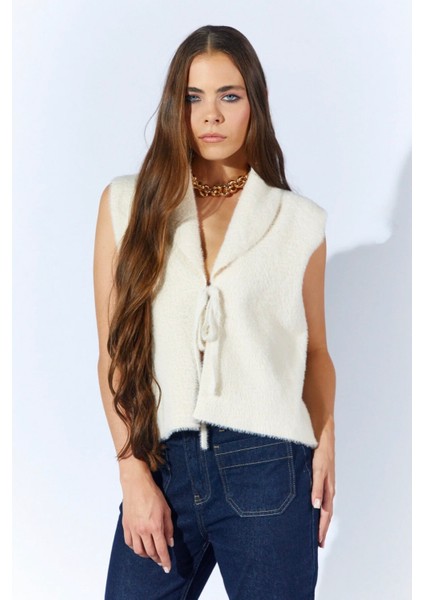 Önden Bağlamalı Tüylü Triko Yelek - Ekru