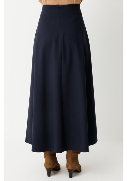 Aksesuar Detaylı Etek Laci