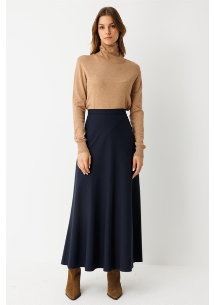 Verev Parça Detaylı Etek Laci