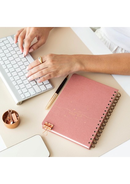 A5 Spiralli Sert Kapak Çizgili Tarihsiz Not Defteri Pembe