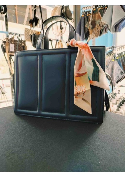 Fularlı Siyah Bayan Çanta fiyatları