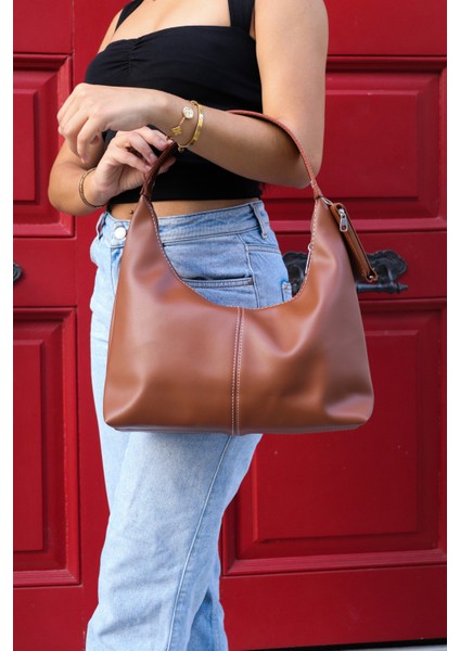 Bella Mat Deri Cüzdan Detaylı Kadın Omuz ve Kol Çantası