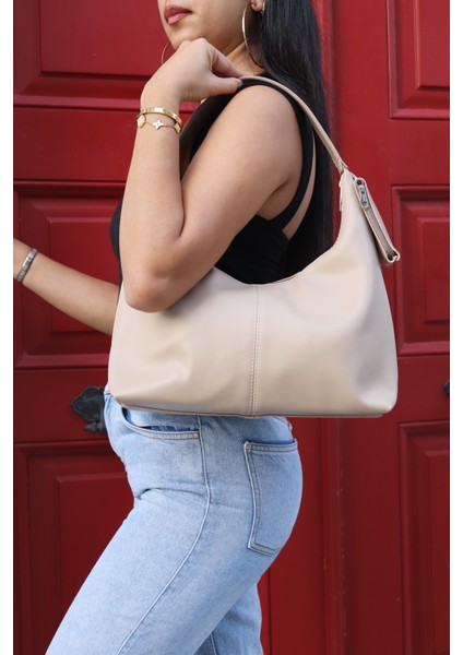 Bella Mat Deri Cüzdan Detaylı Kadın Omuz ve Kol Çantası fırsatları