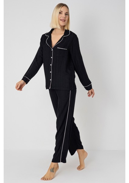 Kadın Uzun Kollu Kışlık Saten Pijama Takımı – Gömlek Yaka, Biyeli, Cepli, Beyaz / Siyah modelleri