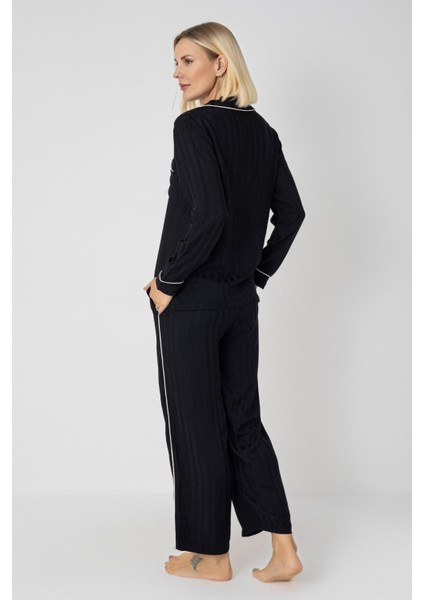 Kadın Uzun Kollu Kışlık Saten Pijama Takımı – Gömlek Yaka, Biyeli, Cepli, Beyaz / Siyah fırsatları