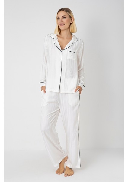 Kadın Uzun Kollu Kışlık Saten Pijama Takımı – Gömlek Yaka, Biyeli, Cepli, Beyaz / Siyah fiyatları