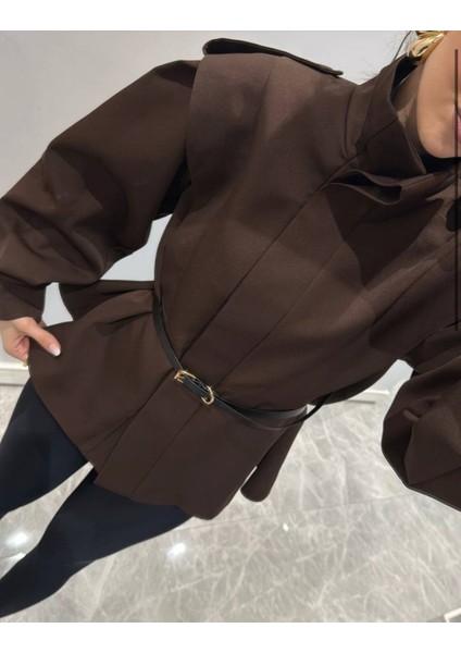 Özel Tasarım Volanlı Gizli Düğme Detaylı Ceket modelleri