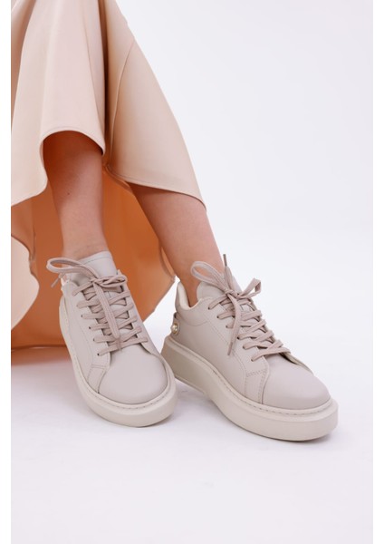 Kadın Bağcıklı Basic Sneaker Inci Detaylı Kalın Taban Spor Ayakkabı modelleri