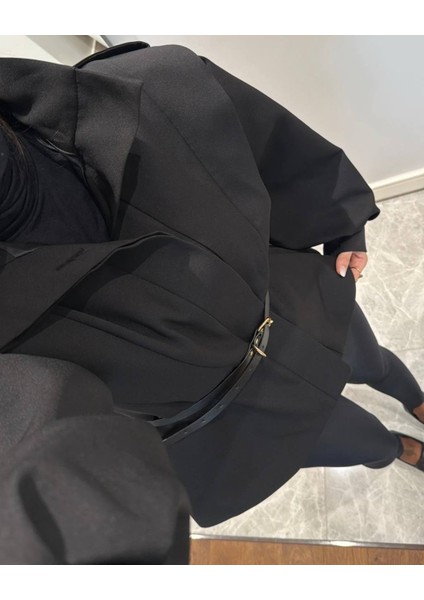 Özel Tasarım Volanlı Gizli Düğme Detaylı Ceket fiyatları