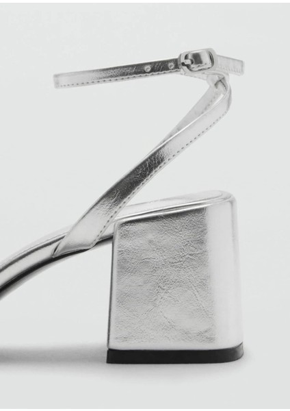 Çapraz Kayışlı Topuklu Sandalet fırsatları