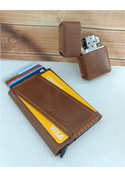 Fenerbahçe Kişiye Özel Hediyelik Hakiki Deri Kılıflı Benzinli Çakmak ve Anahtarlık 2 Li Set