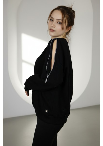 Kadın Omuzları Fermuar Detaylı Pamuklu Sweatshirt | Şık & Rahat Günlük Tarz fiyatları