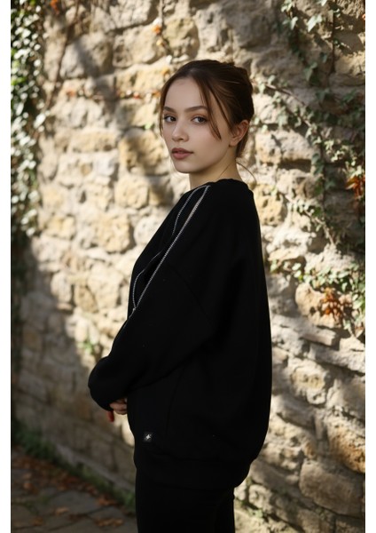 Kadın Omuzları Fermuar Detaylı Pamuklu Sweatshirt | Şık & Rahat Günlük Tarz