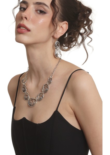 Kadın Antik Gümüş Kaplama Sallantılı Model Gül Formlu Küpe & Kolye Seti modelleri