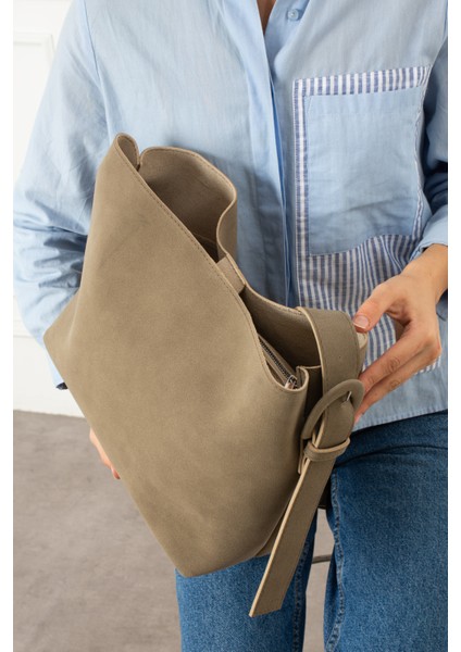 Ravenna Süet Mıknatıs Kapamalı Fermuarlı Iç Bölme Büyük Boy Shopper Kadın Omuz Çantası fırsatları