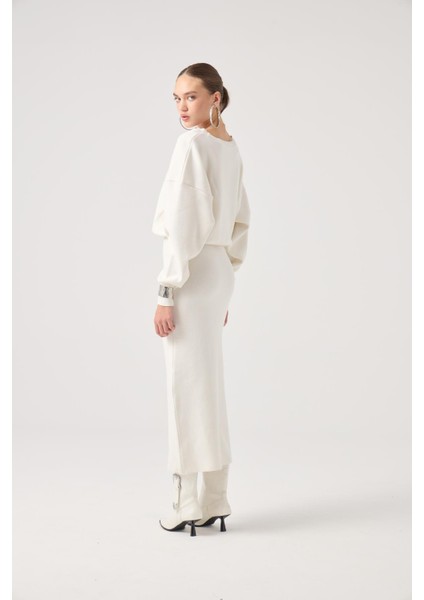 Soft Dokulu Uzun Jacey Triko Elbise Beyaz fiyatları